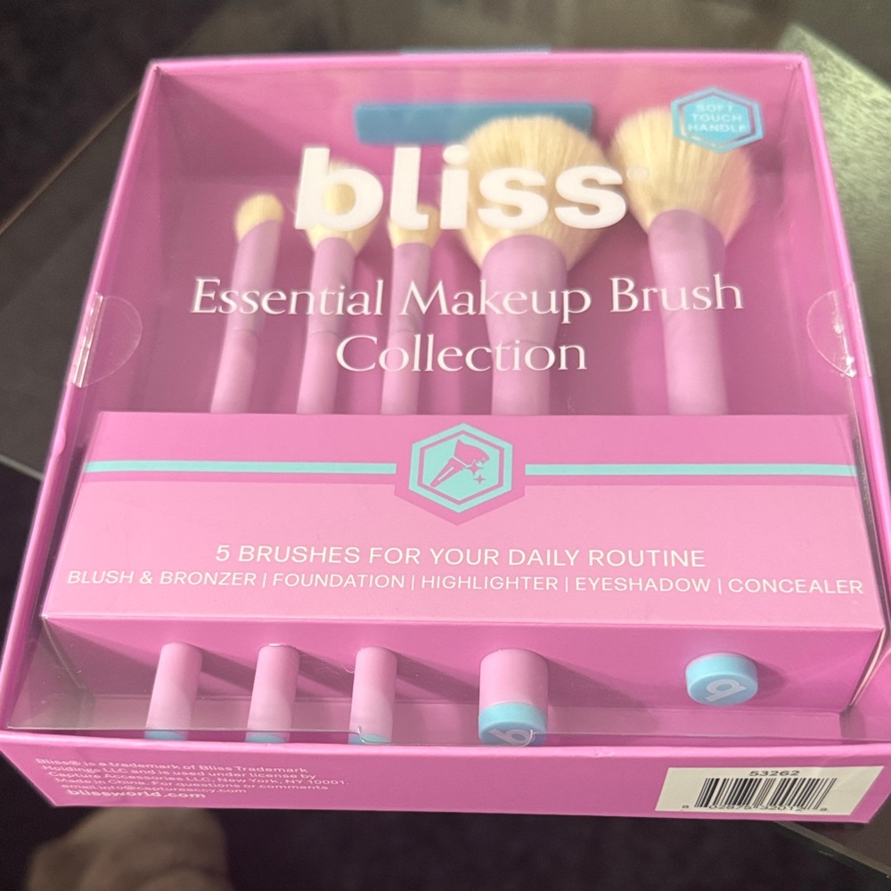 Bliss Pink and Blue Makeup Brush Set - Picture 3 of 5